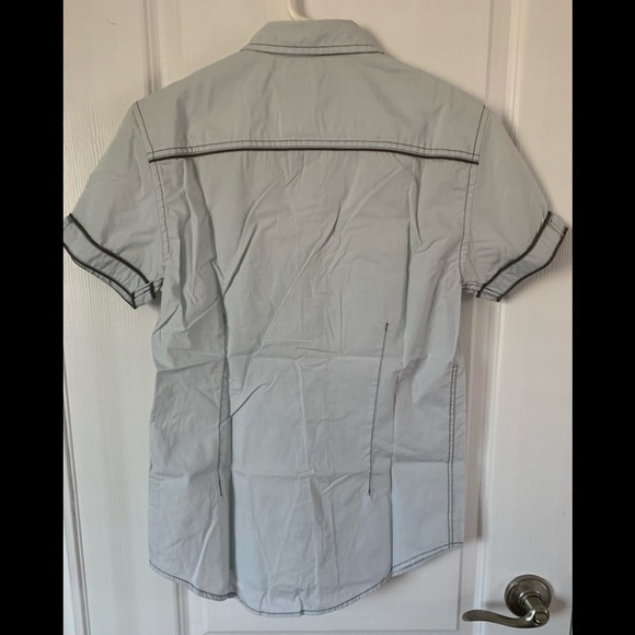 Men’s Guess short sleeve snap button up shirt - Picture 2 of 3